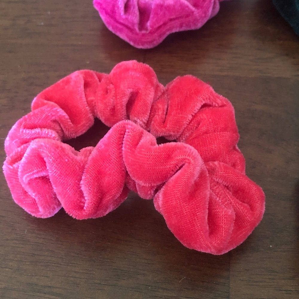 🎉 Women’s Velvet Hair Scrunchie Set - Picture 7 of 7